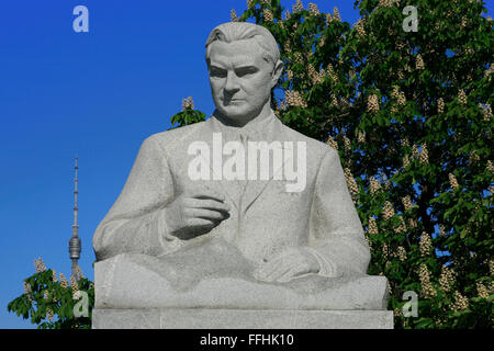 Denkmal für die sowjetischen ukrainischen Ingenieur Valentin Petrovich Glushko (1908-1989) in Moskau, Russland Stockfoto