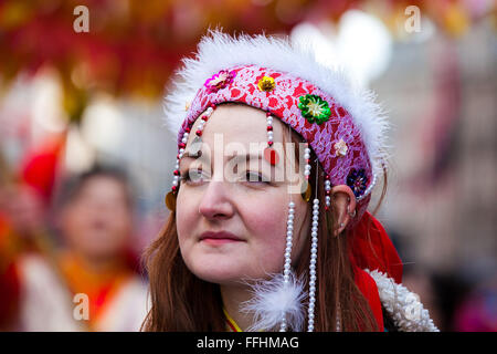 London, UK. 14. Februar 2016. Ein kostümierten Darsteller bei der chinesischen Neujahrsparade in London Credit: Dinendra Haria/Alamy Live News Stockfoto