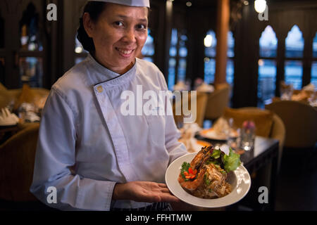 Tussanee Putkaew, der Frau Koch Salathip Restaurant, Hotel, Shangri La, Bangkok, Thailand, Asien. Salathip liegt an der New Stockfoto