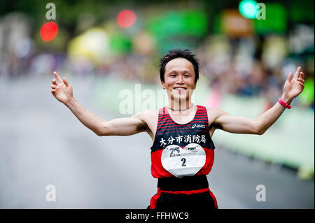 Austin, Texas, USA. 14. Februar 2016. Yuki Kojina #02 findet 2. an der Austin Marathon Männer Abteilung 02:30:06. Bildnachweis: Cal Sport Media/Alamy Live-Nachrichten Stockfoto