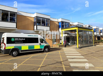 Krankenhaus der Königin-Elizabeth, englische N H S Krankenhäuser, Kings Lynn, ERS Krankenwagen, Norfolk, England UK Stockfoto