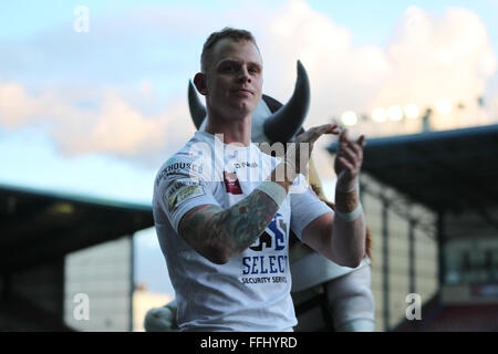 Wählen Sie Sicherheit Stadion, Widnes, UK 14. Februar 2016. Widnes Wikinger V Leeds Rhinos. Erste Programm Super League Runde 2 Kevin Brown von Widnes Viking feiert den Sieg über Leeds Rhinos Credit: Stephen Gaunt/Touchlinepics.com/Alamy Live News Stockfoto