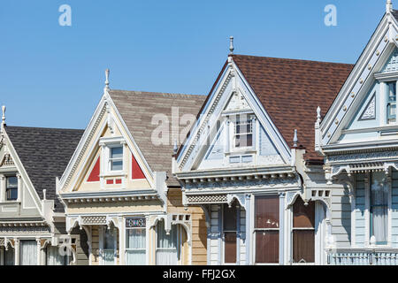 SAN FRANCISCO, USA - APRIL 07: Alamos Square - der Painted Ladies am 7. April 2014 in San Francisco (USA) Stockfoto