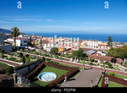 Blick auf La Orotava, eine Stadt im nördlichen Teil der Insel Teneriffa, einer der spanischen Kanarischen Inseln. Stockfoto