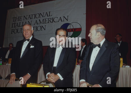 Washington, DC, USA, Oktober 1990 US Supreme Court assoziieren Gerechtigkeit Antonin Scalia besucht die italienische amerikanische Jahresessen im Washington Hilton Hotel Credit: Mark Reinstein Stockfoto