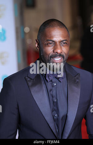 London, UK. 14. Februar besucht 2016.Actor Idris Elba (Beast of Nations) die EE British Academy of Film and Television Arts (BAFTA) am Royal Opera House in London. Bildnachweis: David Mbiyu/Alamy Live-Nachrichten Stockfoto