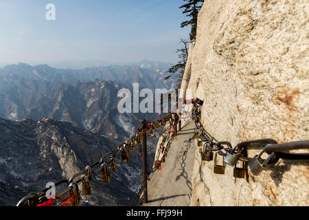 Huashan Berg, Ansichten aus der Gefahr Trail, China. Stockfoto