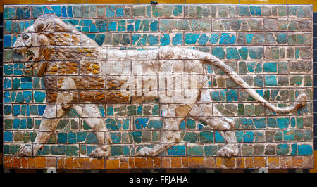 Löwe auf babylonischen Mosaik, Fragment des Ischtar-Tor in Istanbul, Türkei Stockfoto