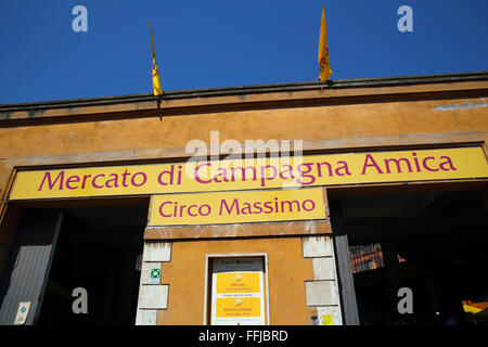 Eingang zum Markt Mercato di Campagna Amica in Rom. Stockfoto