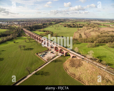 Holmes Chapel Eisenbahnviadukt Luftaufnahmen während Network Rail großen Tiefbau 14. Februar 2016 Stockfoto