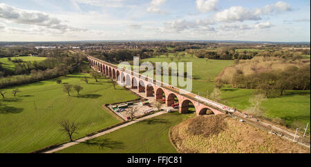 Holmes Chapel Eisenbahnviadukt Luftaufnahmen während Network Rail großen Tiefbau 14. Februar 2016 Stockfoto