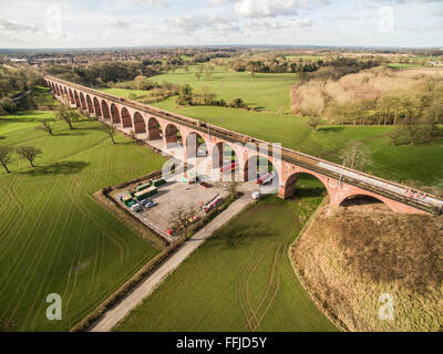 Holmes Chapel Eisenbahnviadukt Luftaufnahmen während Network Rail großen Tiefbau 14. Februar 2016 Stockfoto