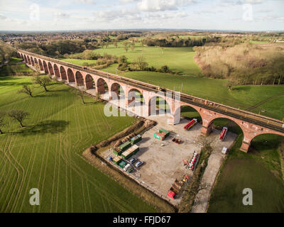 Holmes Chapel Eisenbahnviadukt Luftaufnahmen während Network Rail großen Tiefbau 14. Februar 2016 Stockfoto