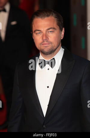 LONDON - 14. Februar 2016: Leonardo DiCaprio besucht die EE Bafta British Academy Film Awards am Royal Opera House Stockfoto