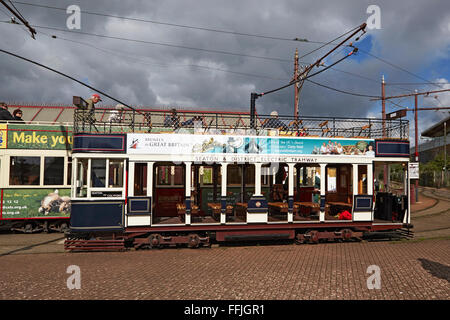 Dorset Seaton Straßenbahn schmalspurige Elektrische Straßenbahn läuft in der Axt-Tal, Colyford und der antiken Stadt Colyton Stockfoto