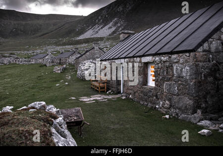 Das Straßendorf Bucht Hirta St Kilda Nts restaurierte Ferienhäuser Stockfoto