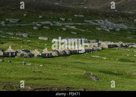 Hirta Insel Dorfstraße mit Hütten Pflege nts Stockfoto