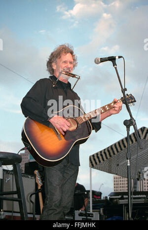 Amerikanischer Sänger-Songwriter und Schauspieler Kris Kristofferson erklingt in Süden durch Southwest Festival SXSW, Austin, Texas, USA Stockfoto