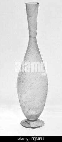 Antike römische Blumenvase in Klarglas Stockfoto