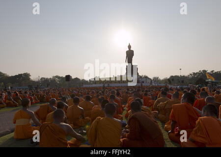 Bangkok, Nakhon Pathom, Thailand. 15. Februar 2016. Die thailändischen Sangha Rat und Unterstützer protestieren in Phuttamonthon Park aufgrund der thailändischen Regierung Interferance bei Auswahl der neuen Obersten Patriarchen © Adryel Talamantes/ZUMA Draht/Alamy Live News Stockfoto