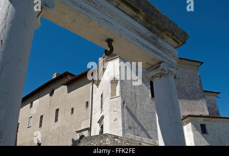 Alter Brunnen und Heiligtum Komplex der Sacro Monte bei Varese, Lombardei, Italien Stockfoto