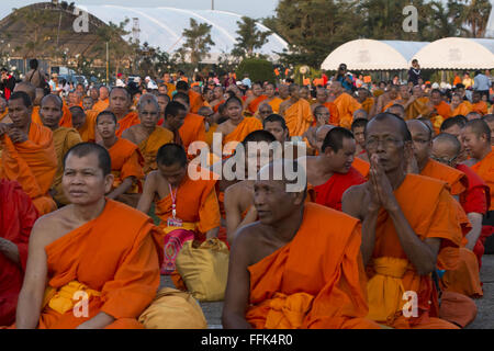 Bangkok, Nakhon Pathom, Thailand. 15. Februar 2016. Die thailändischen Sangha Rat und Unterstützer protestieren in Phuttamonthon Park aufgrund der thailändischen Regierung Interferance bei Auswahl der neuen Obersten Patriarchen © Adryel Talamantes/ZUMA Draht/Alamy Live News Stockfoto