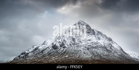 Winter in Glencoe, den Berg namens Stob Dearg, am östlichen Ende von Glencoe. Stockfoto