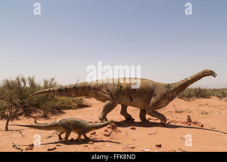 Dinosaurier-Statuen im Talampaya Nationalpark in Argentinien Stockfoto