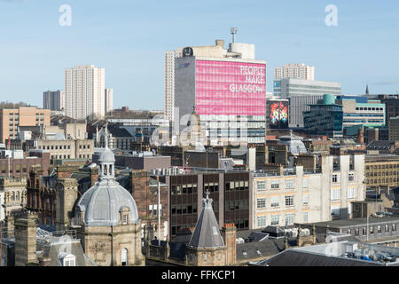 Glasgow, Scotland, UK - 15. Februar 2016: UK Wetter - strahlend blauen Himmel über Glasgow City centre Dächer an einem kalten aber hellen Wintertag von The Lighthouse - Schottlands Zentrum für Design und Architektur Kredit gesehen: Kay Roxby/Alamy Live News Stockfoto