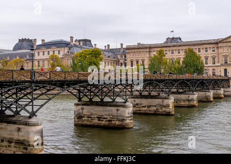 Brücke Pont des Arts in Paris, Frankreich Stockfoto