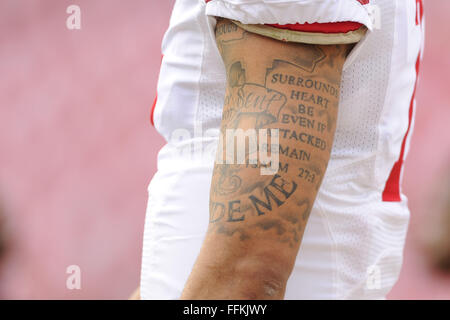 Tampa, FL, USA. 15. Dezember 2013. San Francisco 49ers quarterback Colin Kaepernick (7) vor seinem Team-Spiel gegen die Tampa Bay Buccaneers im Raymond James Stadium am 15. Dezember 2013 in Tampa, Florida. ZUMA PRESS/Scott A. Miller © Scott A. Miller/ZUMA Draht/Alamy Live-Nachrichten Stockfoto