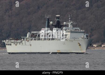 HMS Bulwark (L15), ein Albion-Klasse Landung Plattform Dock (LPD) der Royal Navy, kommt für die Übung Joint Warrior 14-1 Stockfoto