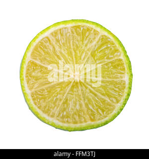 Schneiden Sie Kalk isoliert auf weißem Hintergrund Stockfoto