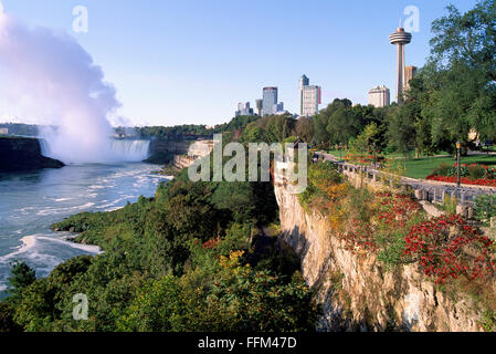 Niagara Falls (kanadischen Horseshoe Falls) und Niagara River in Stadt Niagara Falls, Ontario, Kanada - Wunder der Natur Stockfoto