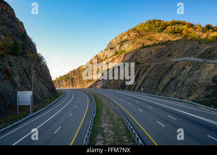 Barockpark malerische Hügellandschaft ist ein Straßenpass über einem Berggipfel auf Rt 68 im westlichen Maryland USA. Stockfoto