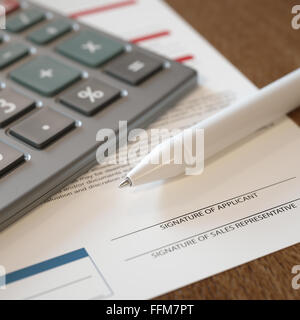 Abstrakte Vereinbarung und Stift zu unterzeichnen Stockfoto