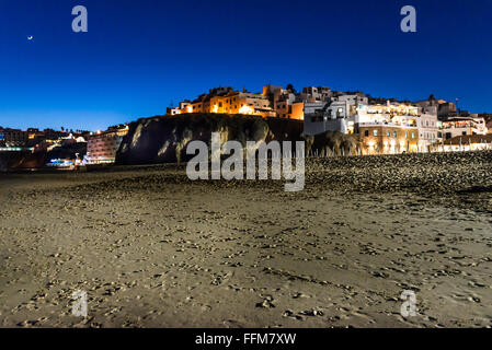 Albufeira Strand bei Nacht, Algarve, Portugal Stockfoto