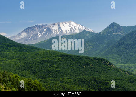 Ansicht des Mount St. Helens zeigt die Überreste des Berges nach dem Ausbruch von 1980. Stockfoto