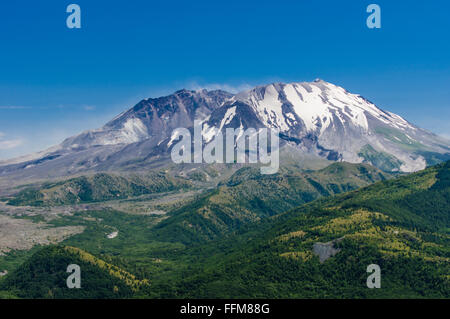 Ansicht des Mount St. Helens zeigt die Überreste des Berges nach dem Ausbruch von 1980. Stockfoto