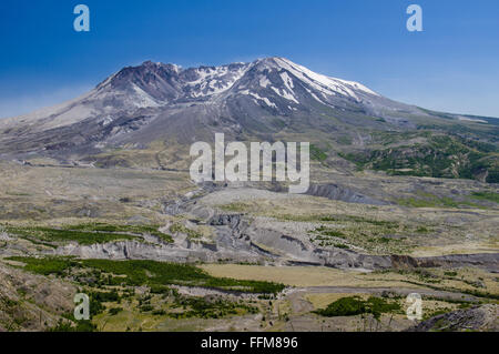 Ansicht des Mount St. Helens zeigt die Überreste des Berges nach dem Ausbruch von 1980. Stockfoto