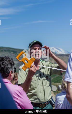 US Forest Service Ranger geben einen Vortrag über die 1980 Mount St. Helens eruption Stockfoto