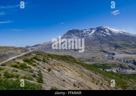 Touristischen Besucher Mount St. Helens vom Johnston Ridge Observatory Stockfoto