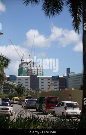 Cebu IT Park, Cebu City, Philippinen, 16/02/2016.The, Wachstum der Callcenter Branche innerhalb der Philippinen sorgt für ein stetigen Strom von Jobs für lokale Filipinos.A besonderer Vorteil ist ihre Fähigkeit kontinuierlichem, fließend English.Other Job Sektoren zu sprechen, wie & Getränk, Einzelhandel, Bau, Wartung & Lebensmitteltransport haben beträchtliches Wachstum zur Unterstützung der Call-Center gesehen. Stockfoto