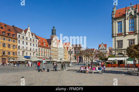 Gepflasterten mittelalterlichen Marktplatz von Wroclaw, Wroclaw (Breslau), Polen, Niederschlesien ist nun das Herzstück einer Fußgängerzone. Stockfoto