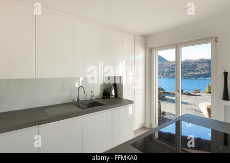 Innere des Haus, moderne Küche mit Induktionsherd Stockfoto