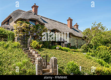 Traditionelles Reethaus im Dorf Godshill auf der Isle of Wight, Südostengland. Stockfoto