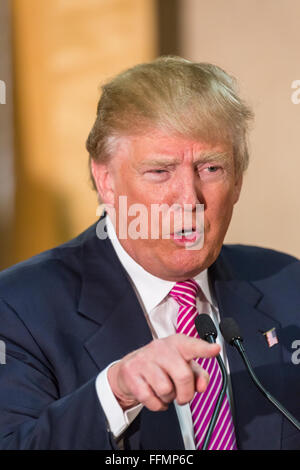 Hanahan, South Carolina, USA. 15. Februar 2016. Republikanische Präsidentschaftskandidat Milliardär Donald Trump im Rahmen einer Pressekonferenz 15. Februar 2016 in Hanahan, South Carolina. Stockfoto