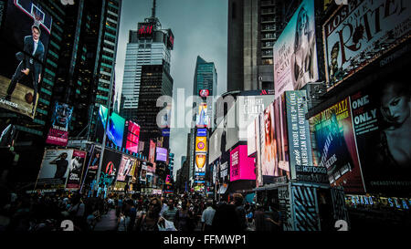 New York auf eine regnerische Nacht mal Platz besetzt Stockfoto