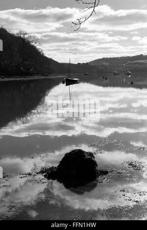 Fluss Dart bei Stoke Gabriel, Dittisham, Creek, Stoke Gabriel ist ein Dorf und Pfarrei in Devon, England, befindet sich an einem Bach von der Stockfoto