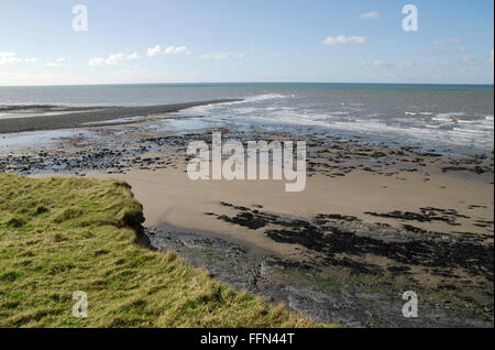 Die Sarn Cynfelin Damm auf dem Küstenpfad Ceredigion an Wallog zwischen Clarach und Borth. Stockfoto